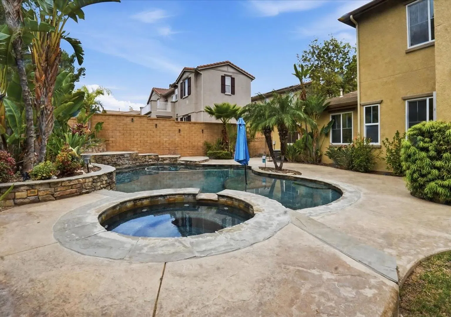 8651 Edelweiss Dr, Corona, Pool Home In The Retreat — Photo 4