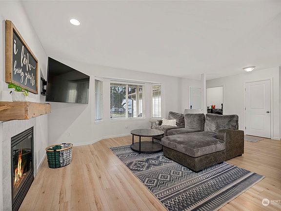 4th image of 2310 197th Avenue Ct SW