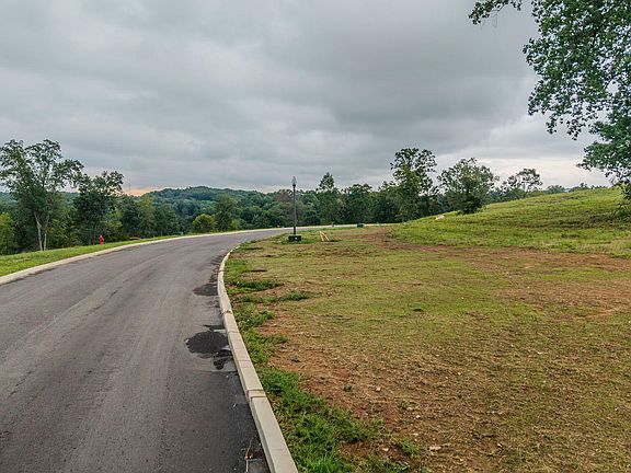 5th image of 46 Graystone Shls