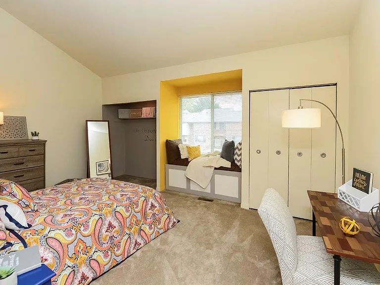 Briarwood Apartments and Townhomes — Photo 9