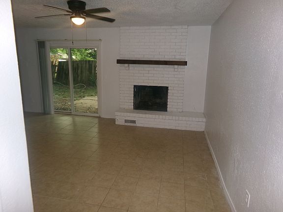3rd image of 1932 W Vandalia St