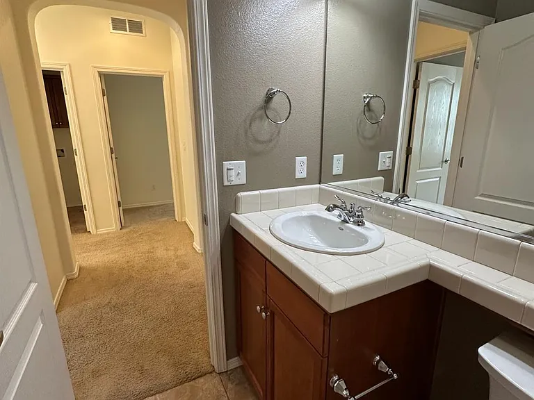 1732 N Dutch Ave — Photo 32