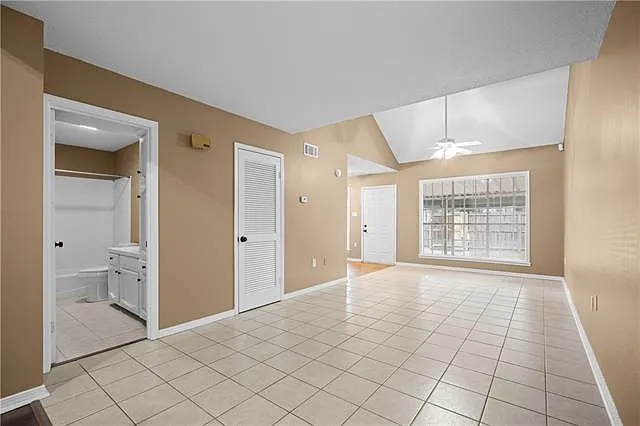 2 bed, 2.0 bath, 1465 sqft, $1,200 — Photo 4