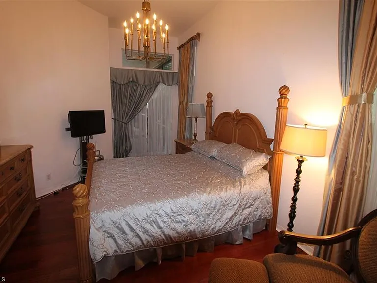 8526 Pepper Tree Way — Photo 8