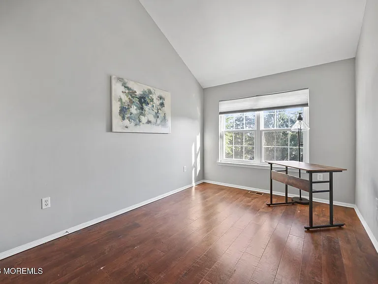 62 Dover Ct — Photo 17