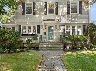 56 Euston Rd, Garden City, NY 11530