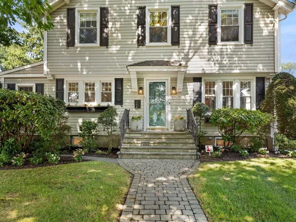 56 Euston Road, Garden City, NY 11530