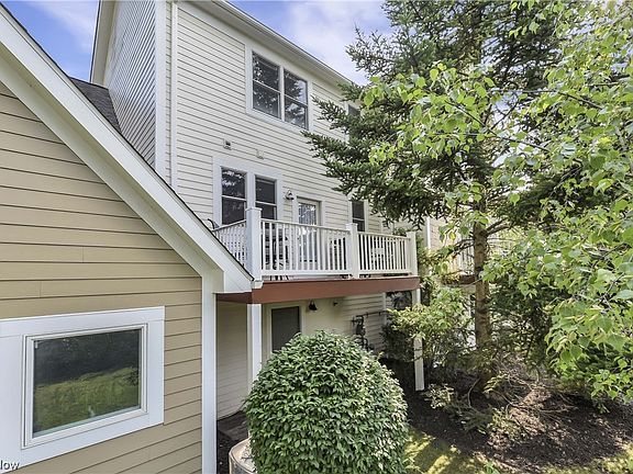 2nd image of 1501 Huntington Ln