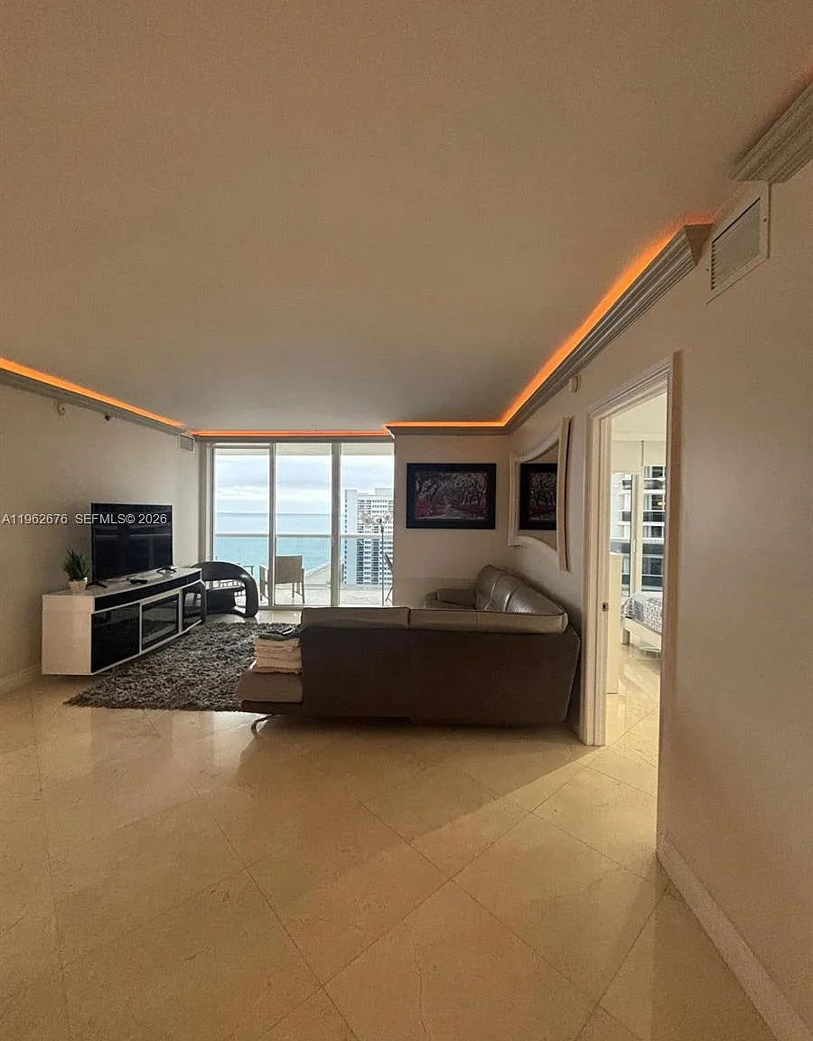 Beach Club Two Condo — Photo 4
