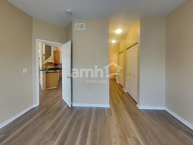 1437 White Pine Ln — Photo 8