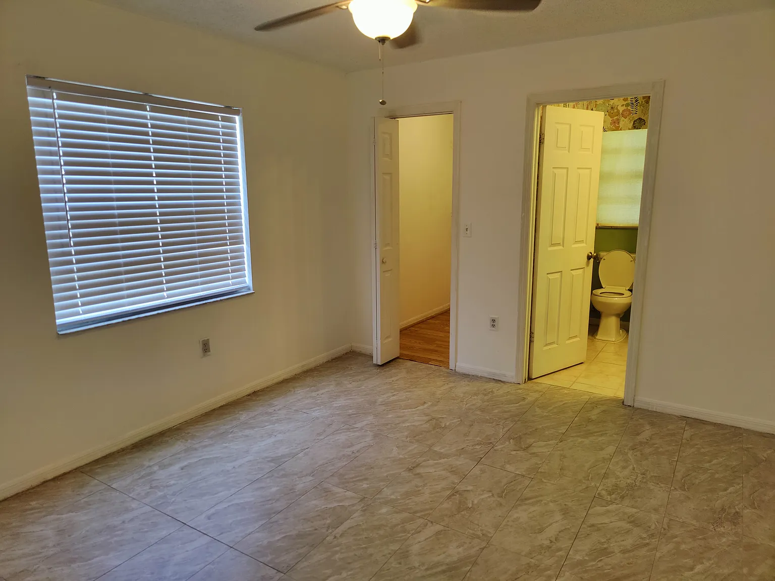 3 bed, 1000 sqft, $1,975 — Photo 4