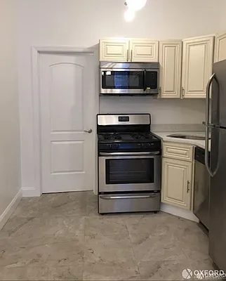 Rented by Oxford Property Group | media 14