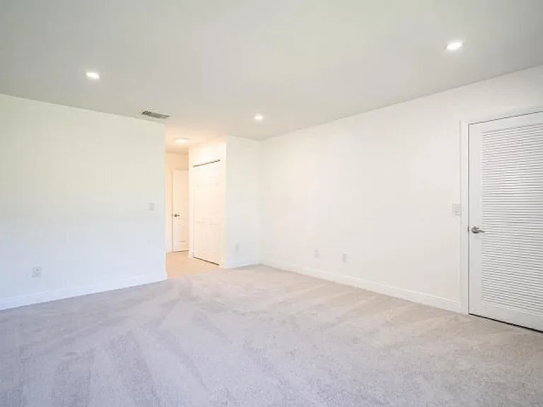 9284 Vista Del Lago #34F — Photo 11