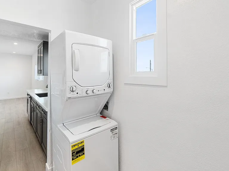 1226 Olive Ave — Photo 9
