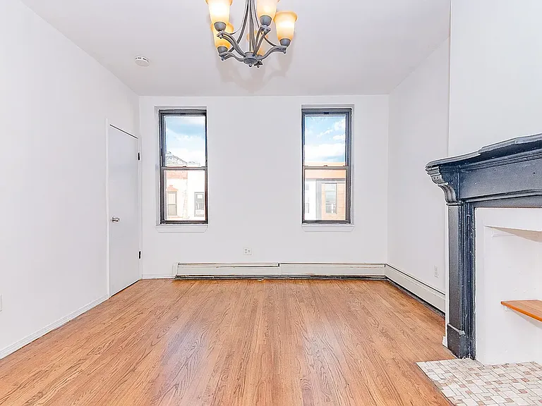 249 Melrose St #3L — Photo 2
