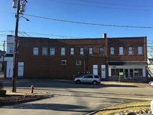 300 Longfellow St, Vandergrift, PA 15690