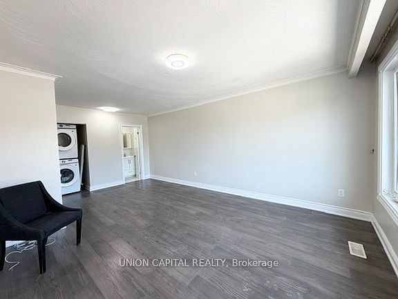 3rd image of 50 Dolores Rd
