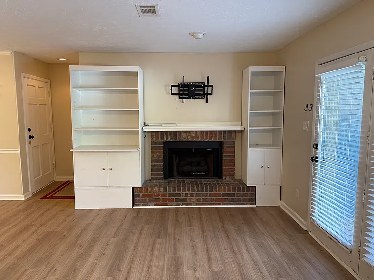 1005 McClelen Way — Photo 8