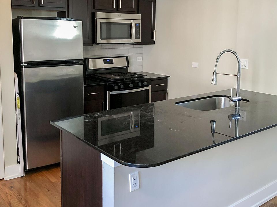 1st image of 5040 N Winchester Ave #2