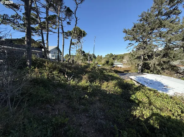 Arago St #2902, Florence, OR 97439