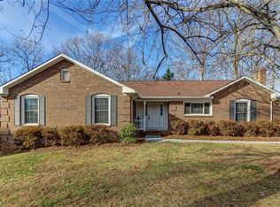 3105 Manchester Ct, Jamestown, NC 27282