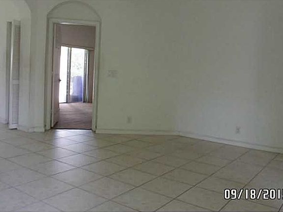 2nd image of 3411 Willow Ct