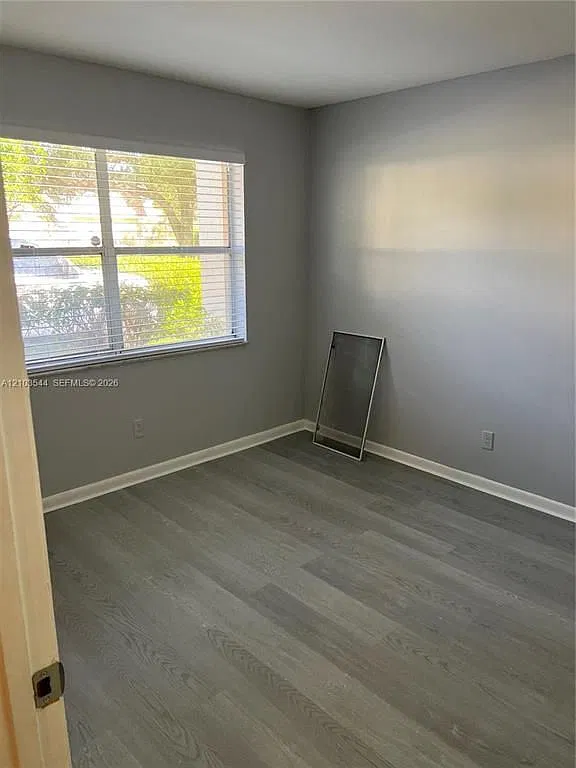 2 bed, 2.0 bath, 951 sqft, $2,000 — Photo 4