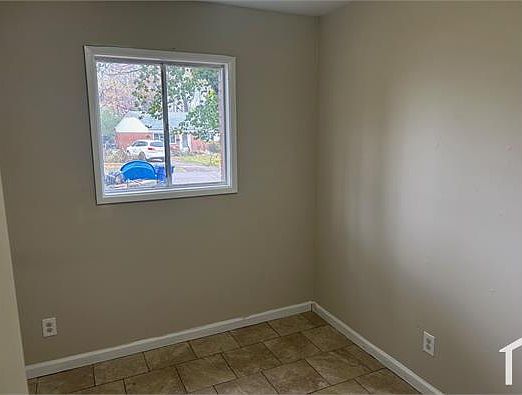 5th image of 1936 Alice Dr