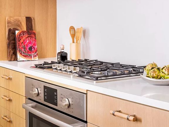 4th image of 2218 Jackson Ave Penthouse 13