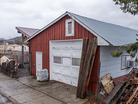3rd image of 3200 Clark St