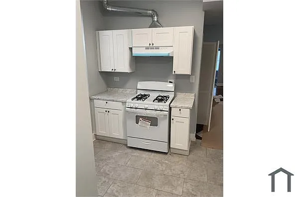 Photo 2 of 4 - 7701 S Carpenter St #1C - Chicago, IL Building Photo - 7701 S Carpenter St #1C