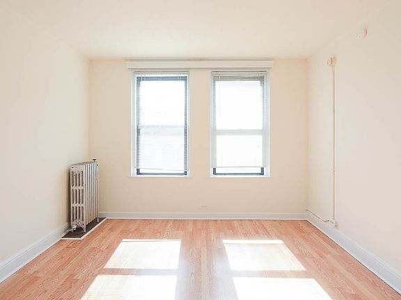5th image of 3335 W Diversey Ave APT 207