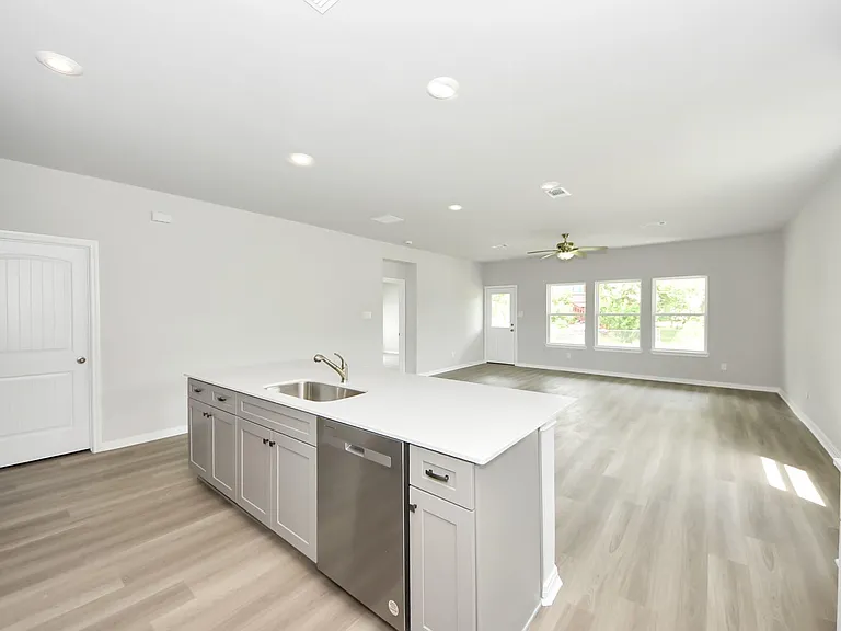 638 Stovall Dr — Photo 14