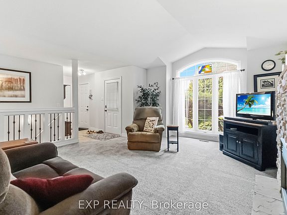 4th image of 144 Stephen Moore Dr
