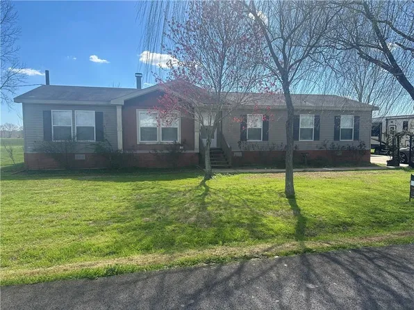 211 Dees Dr, Simmesport, LA 71369