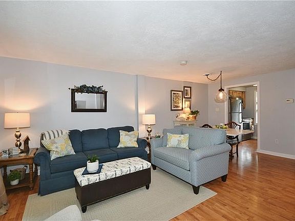 3rd image of 628 Arkwood Dr