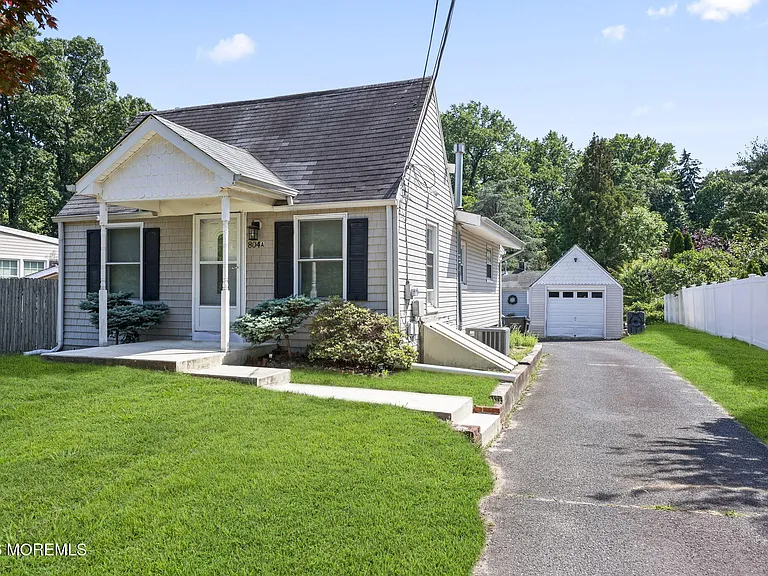 804 Nutswamp Rd #RED — Photo 3