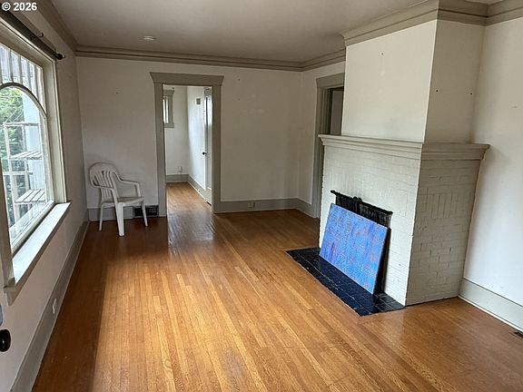 4th image of 3845 NE 65th Ave