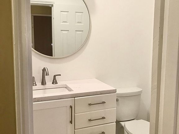 4th image of 6214 Eliot Ave #2
