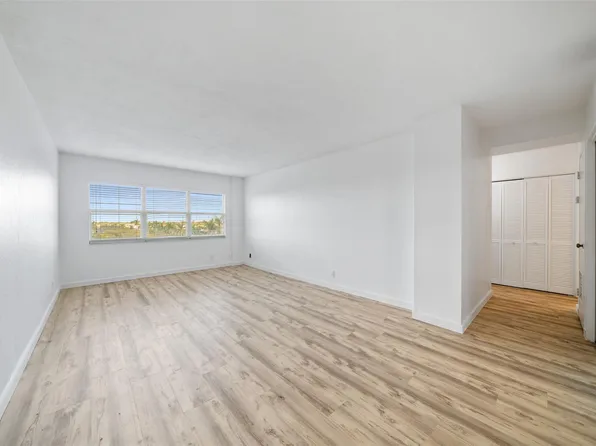 2555 NE 11th St, Fort Lauderdale, FL