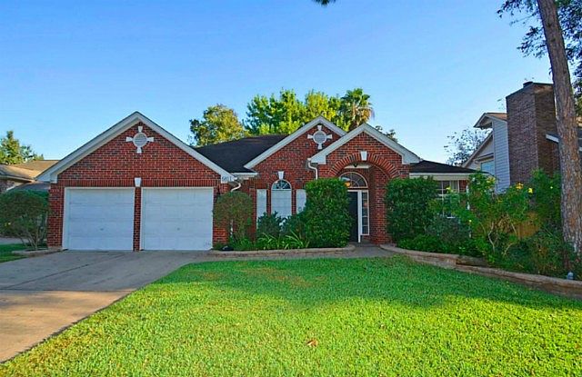 1st image of 6811 Shady Ln