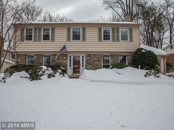 2nd image of 811 Woodley Dr