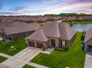 202 Bluegrass Creek Rd, Youngsville, LA 70592