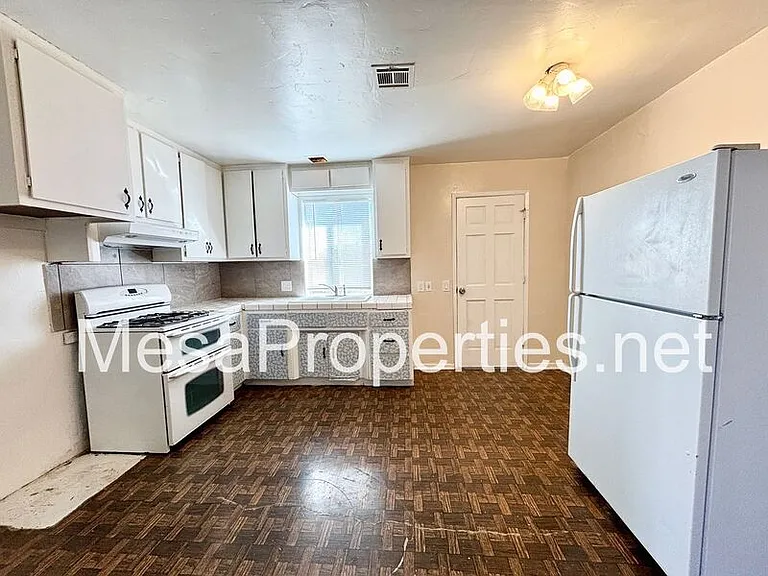 16142 Orange St #A — Photo 11
