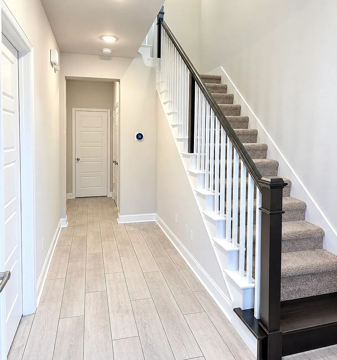 2510 Plumas Dr — Photo 2