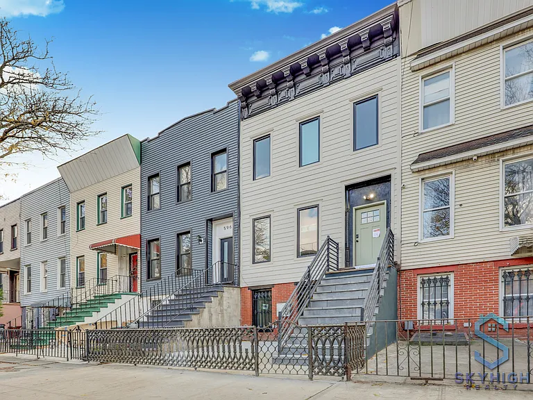 594 Van Buren St #1B — Photo 12
