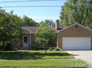 616 Spring St, Washington, IL 61571
