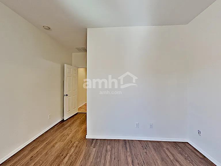 19427 W Woodlands Ave — Photo 12