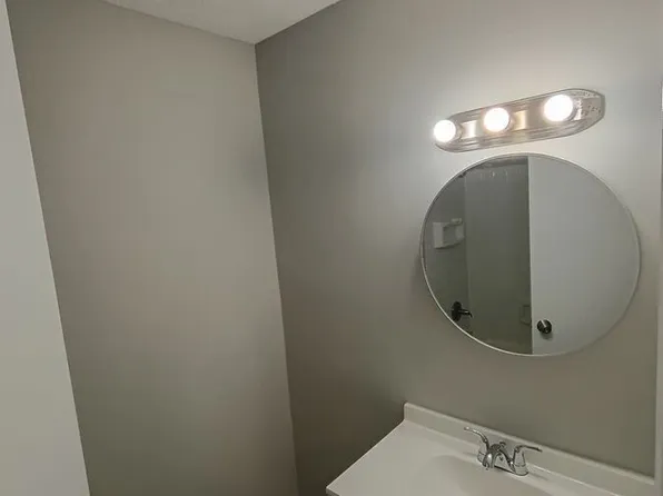 2021 Cambridge Dr APT 44, Lexington, KY 40504