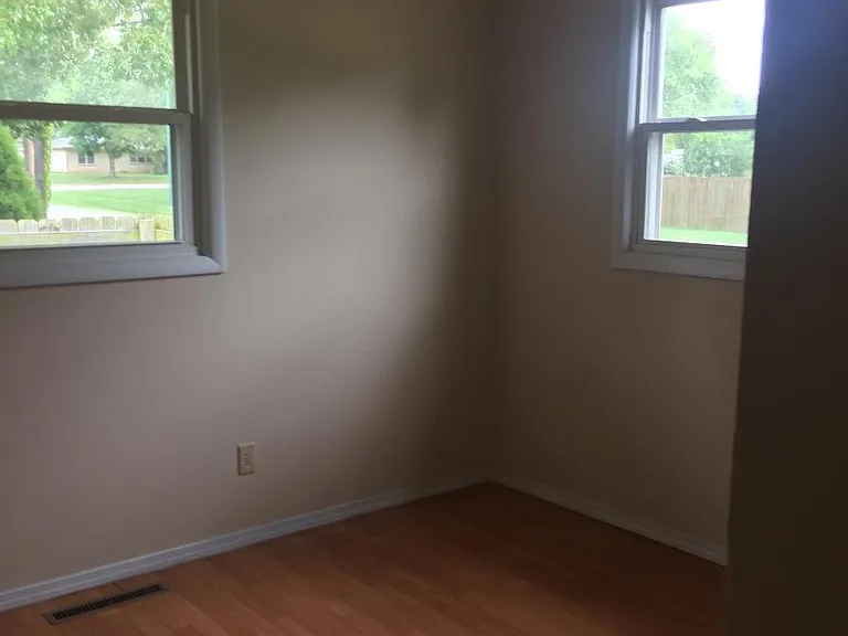 1162 S Bruce Ave — Photo 13